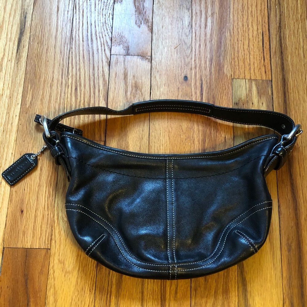 👜 Coach Black Leather Soho Shoulder Bag - EUC